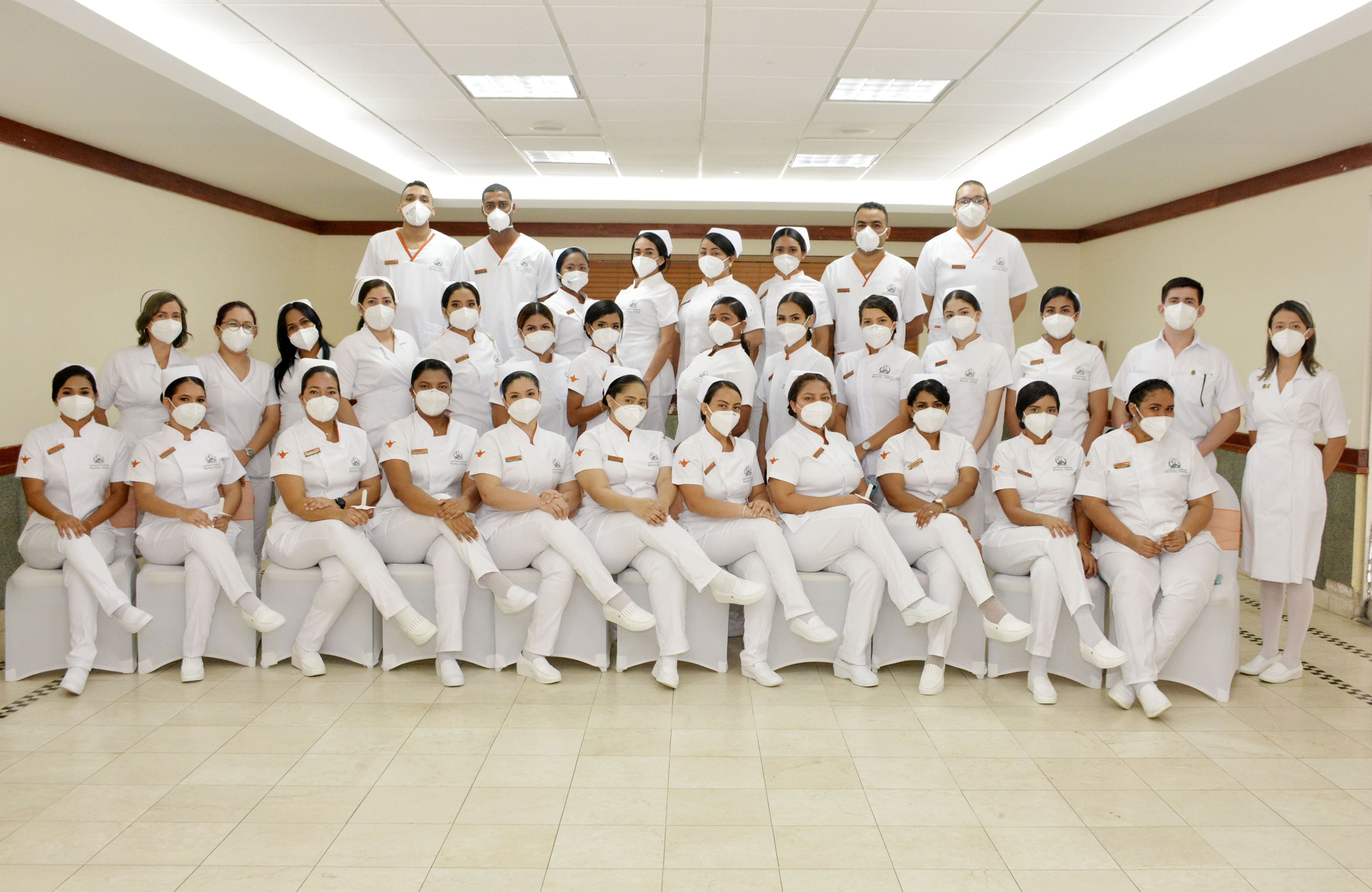Estudiantes de V semestre participan en la IX Imposición de Símbolos del Programa de Enfermería Campus Barranquilla