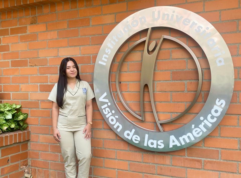 Programa de Odontología realiza movilidad académica a la Institución Universitaria Visión de las Américas en Medellín